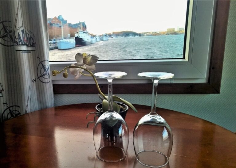 Wine Glasses, Window, wine, escape