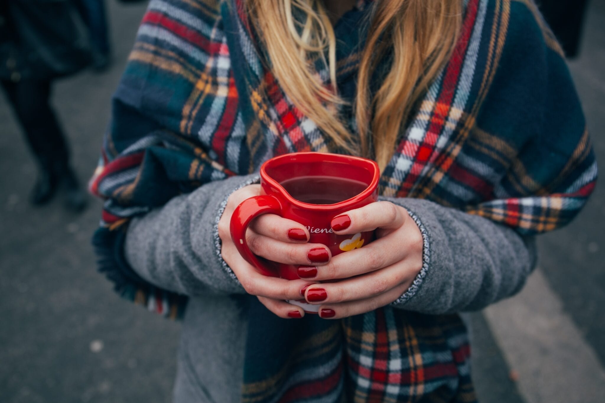 Mulled wine, picture by Alisa Anton, unsplash