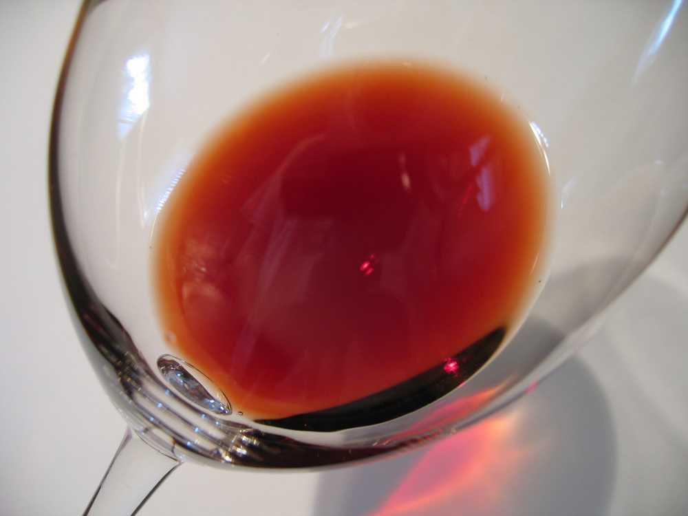 aging wines - garnet or brick red