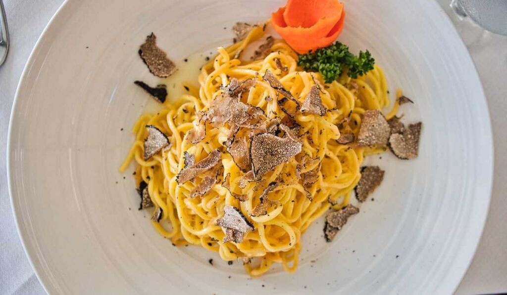 Fresh pasta and truffle